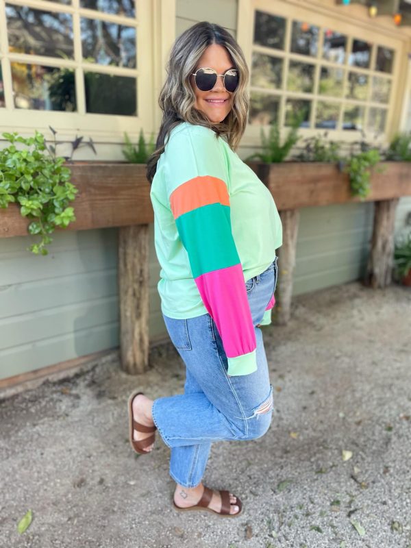Hello Spring Top in Five Colors on Sale - Image 5