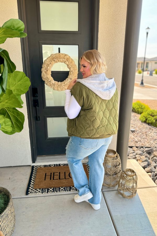 Cheyenne Hooded Puffer Vest in Two Colors Cheap - Image 5