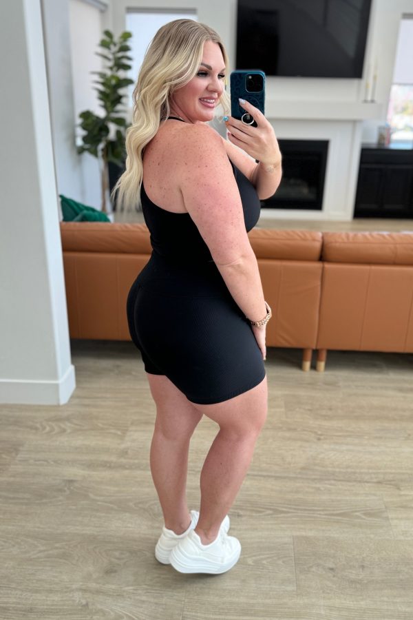 Hot Girl Walks Biker Shorts in Black Online now - Image 4