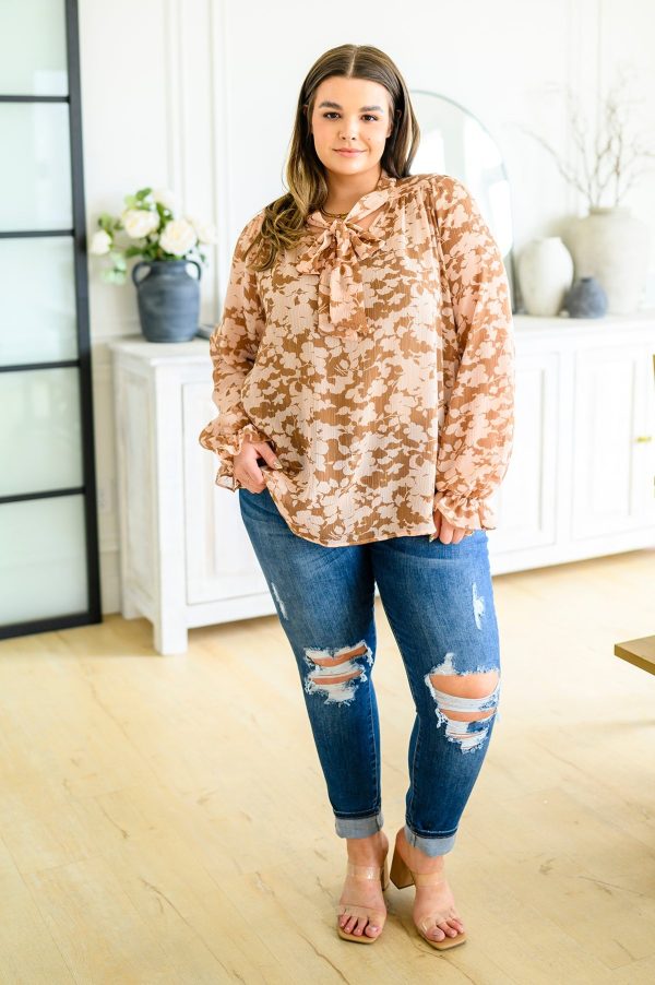 Floral Ties Top in Taupe Fashion - Image 4