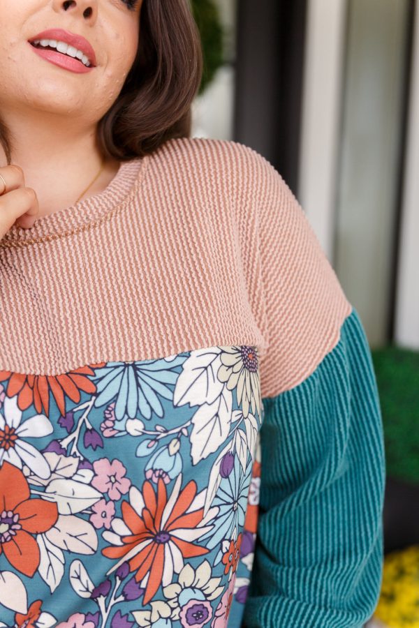 Retro and Ribbed Floral Color Block Top Online - Image 5