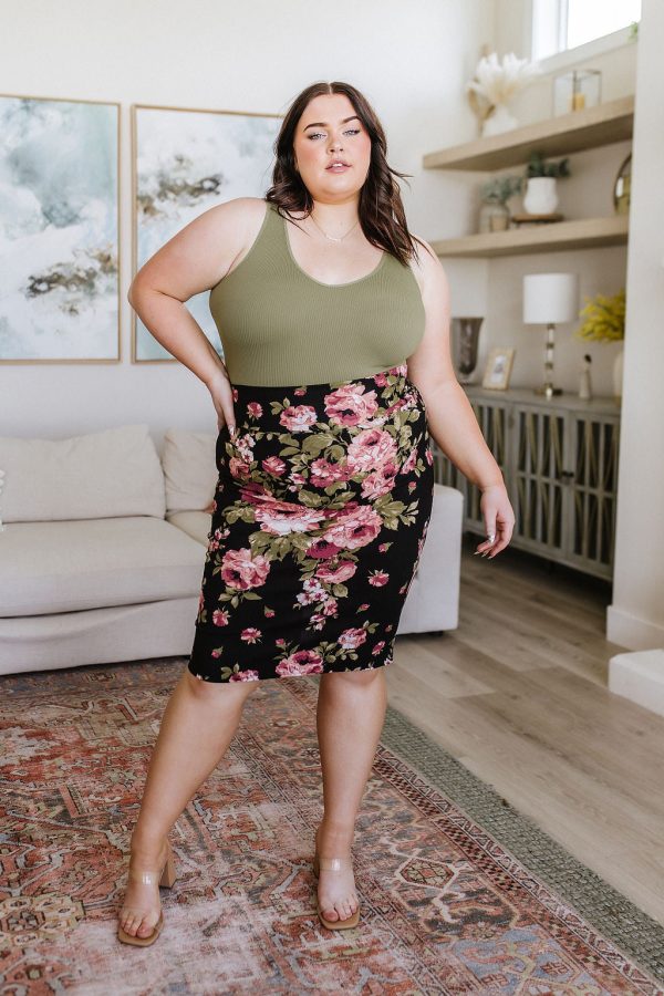 Perfectly Pristine Floral Pencil Skirt For Cheap - Image 3