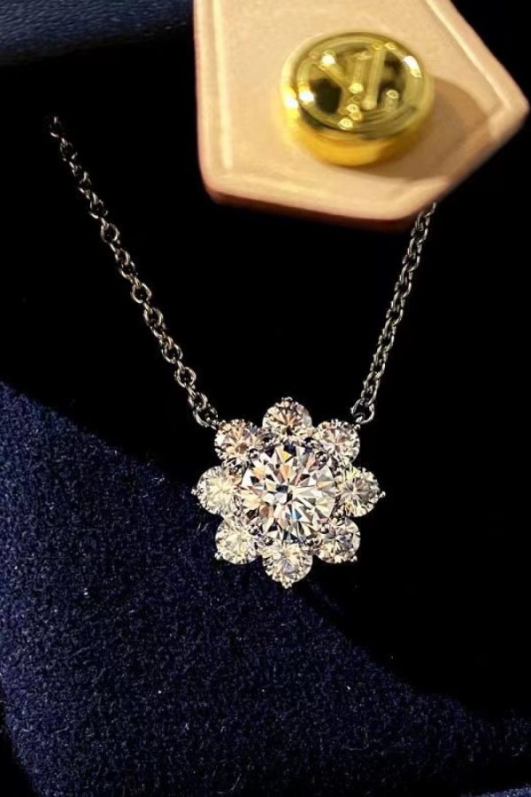 1 Carat Moissanite Floral Pendant Necklace Fashion