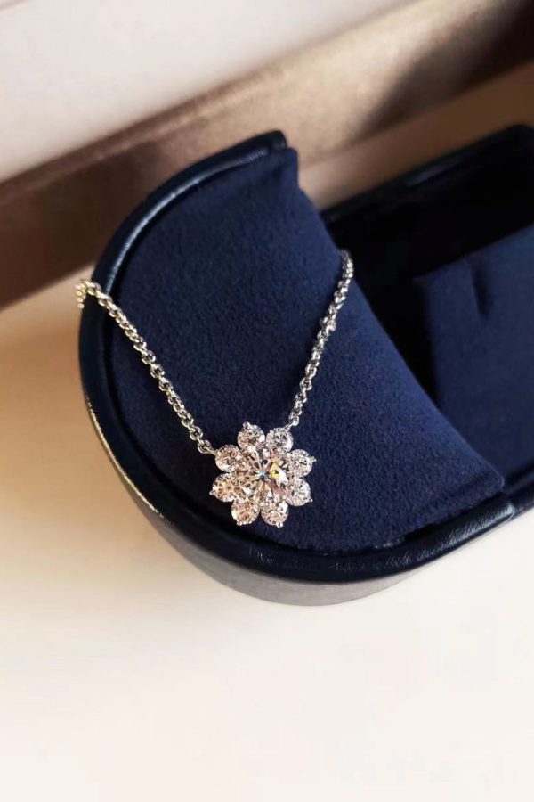 1 Carat Moissanite Floral Pendant Necklace Fashion - Image 3